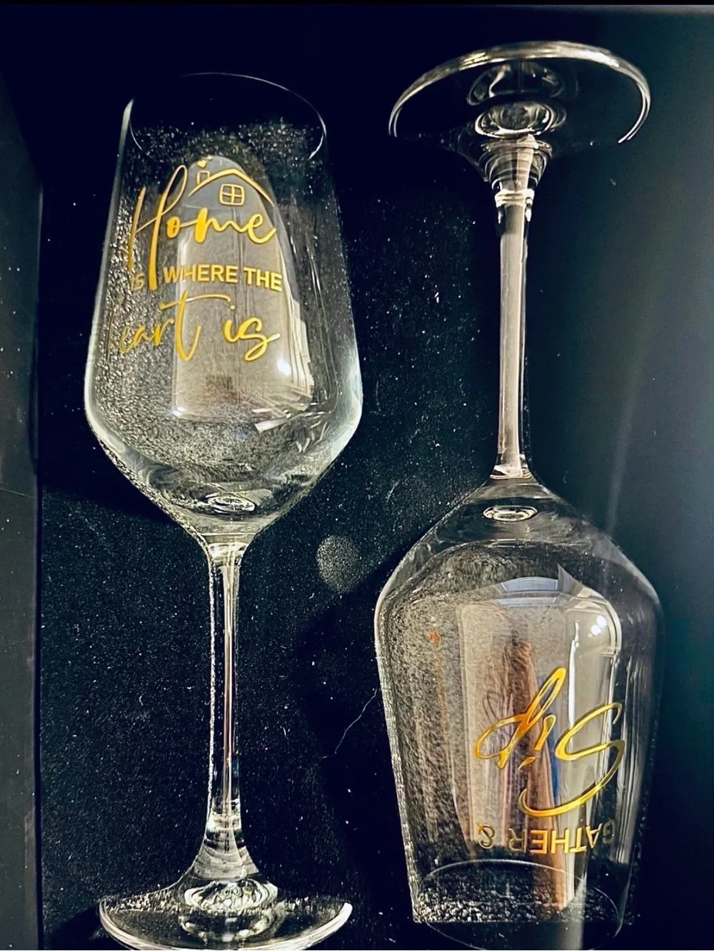 Elegant Gold-Accent Wine Glasses and Wine Bag Gift